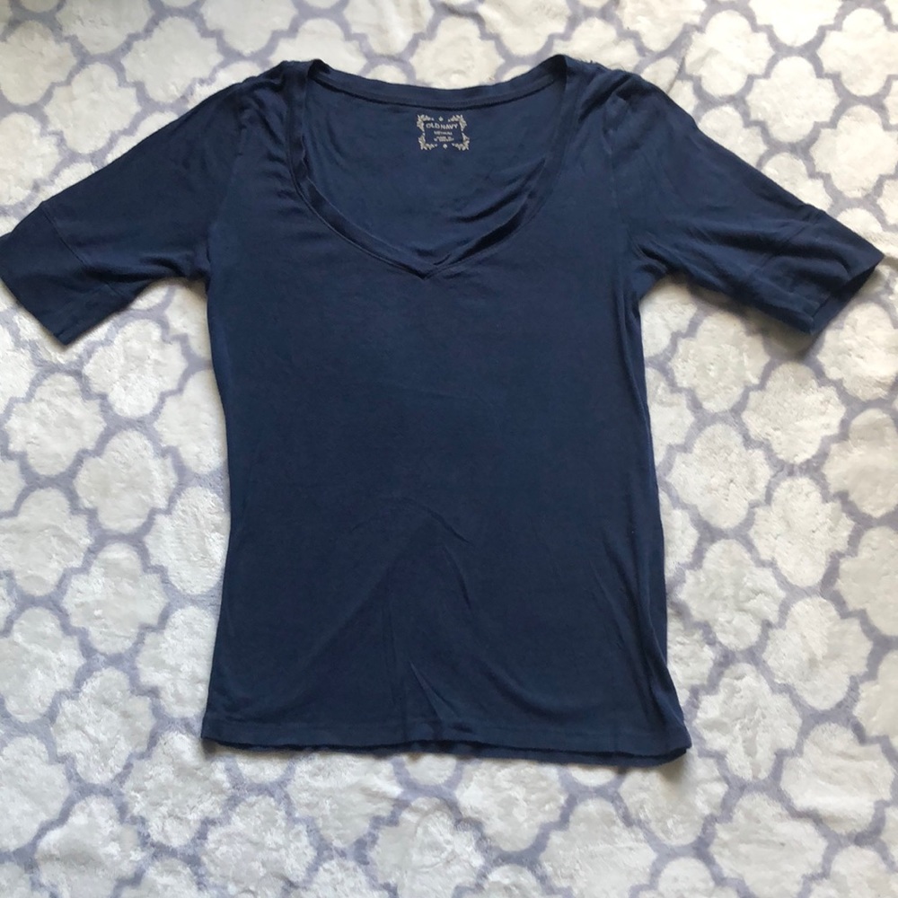 Navy blue v neck tshirt